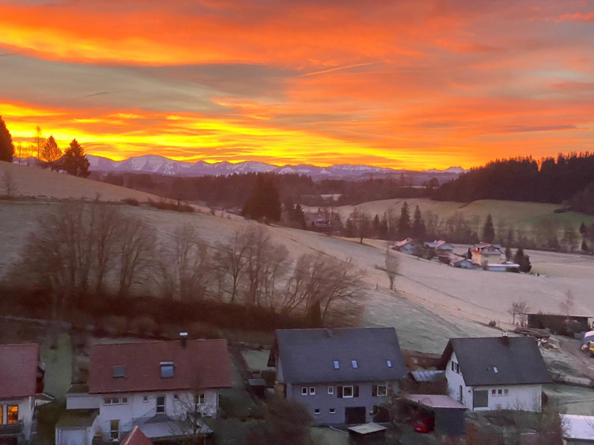 Ferienwohnung Bergblick Wangen Im Allgaeu Mit Garten, 2022 Komplett Renoviert المظهر الخارجي الصورة